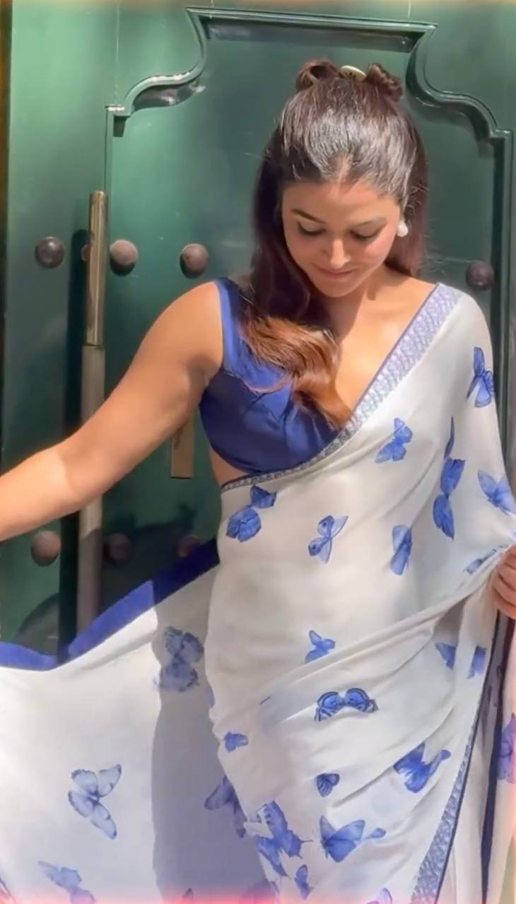 Women's Chic Snow White Georgette Saree with Vibrant Blue Butterfly Digital Print & Contrasting Border – Perfect for Casual Outings & Day Events - Image 6